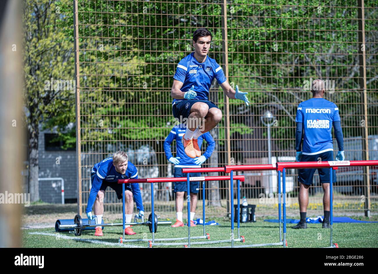 Karlsruhe, Deutschland. 21st Apr, 2020. Dirk Carlson (KSC) jumps during circuit training. GES/Football/2nd Bundesliga: Training of Karlsruher SC during the corona crisis, April 21, 2020 Football/Soccer: 2nd League: Training session of Karlsruher SC during the corona crisis, April 21, 2020 | usage worldwide Credit: dpa/Alamy Live News Stock Photo