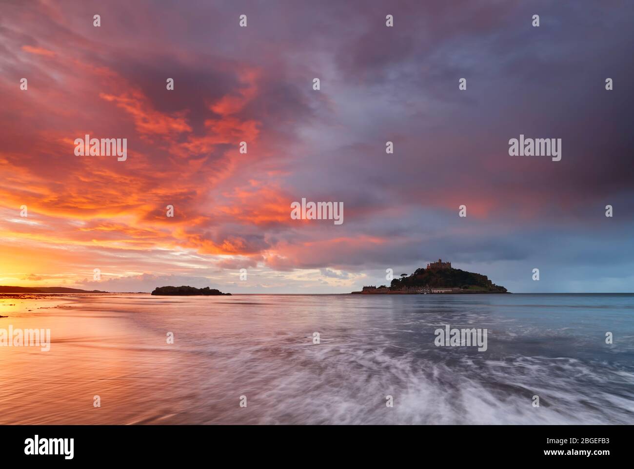 A dramatic dawn sky over Mounts Bay and St Michael's Mount Stock Photo