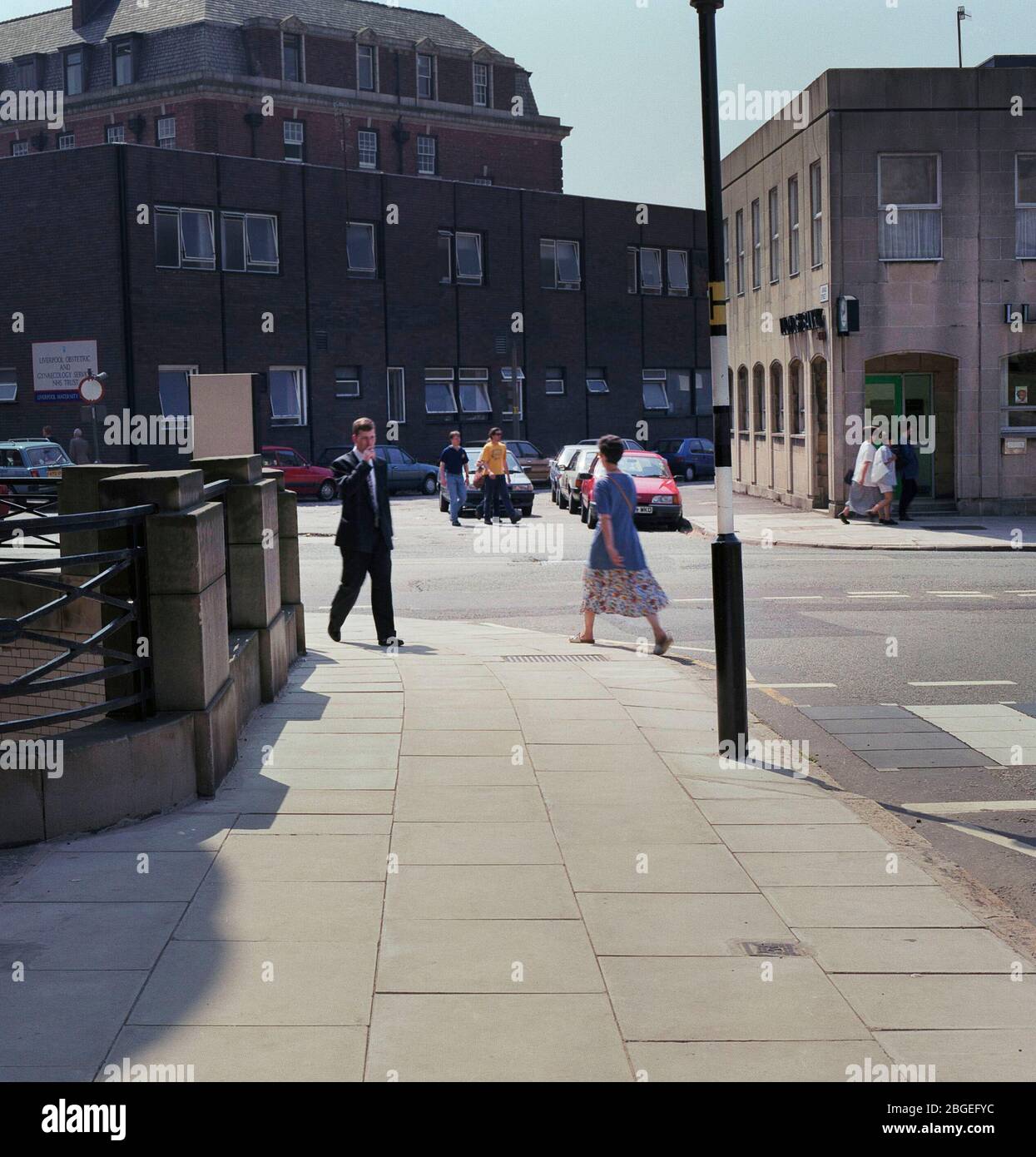 1994 liverpool mount pleasant street scene hi-res stock photography and
