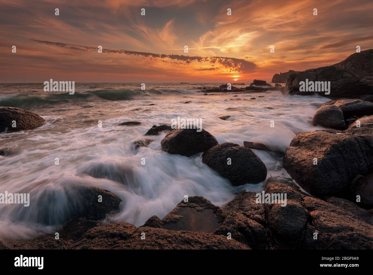 Beautiful seascape nature sunrise hi-res stock photography and images ...