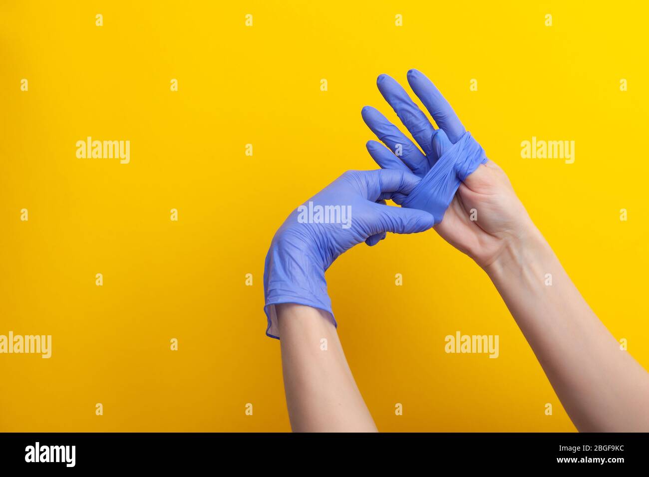 Stepbystep instructions on how to remove dirty gloves, doctor take