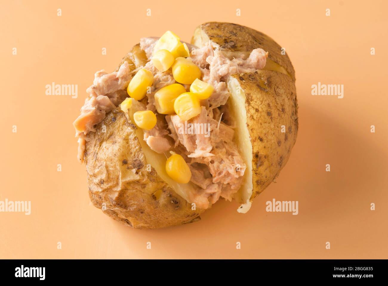 Jacket potato of tuna, mayonnaise and corn Stock Photo Alamy