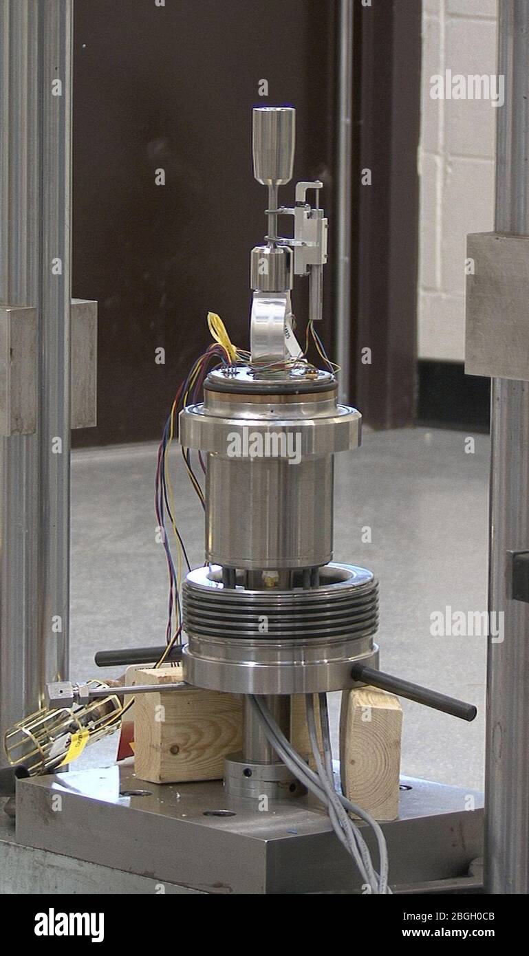 High pressure hydrogen test chamber (5941039502 Stock Photo - Alamy