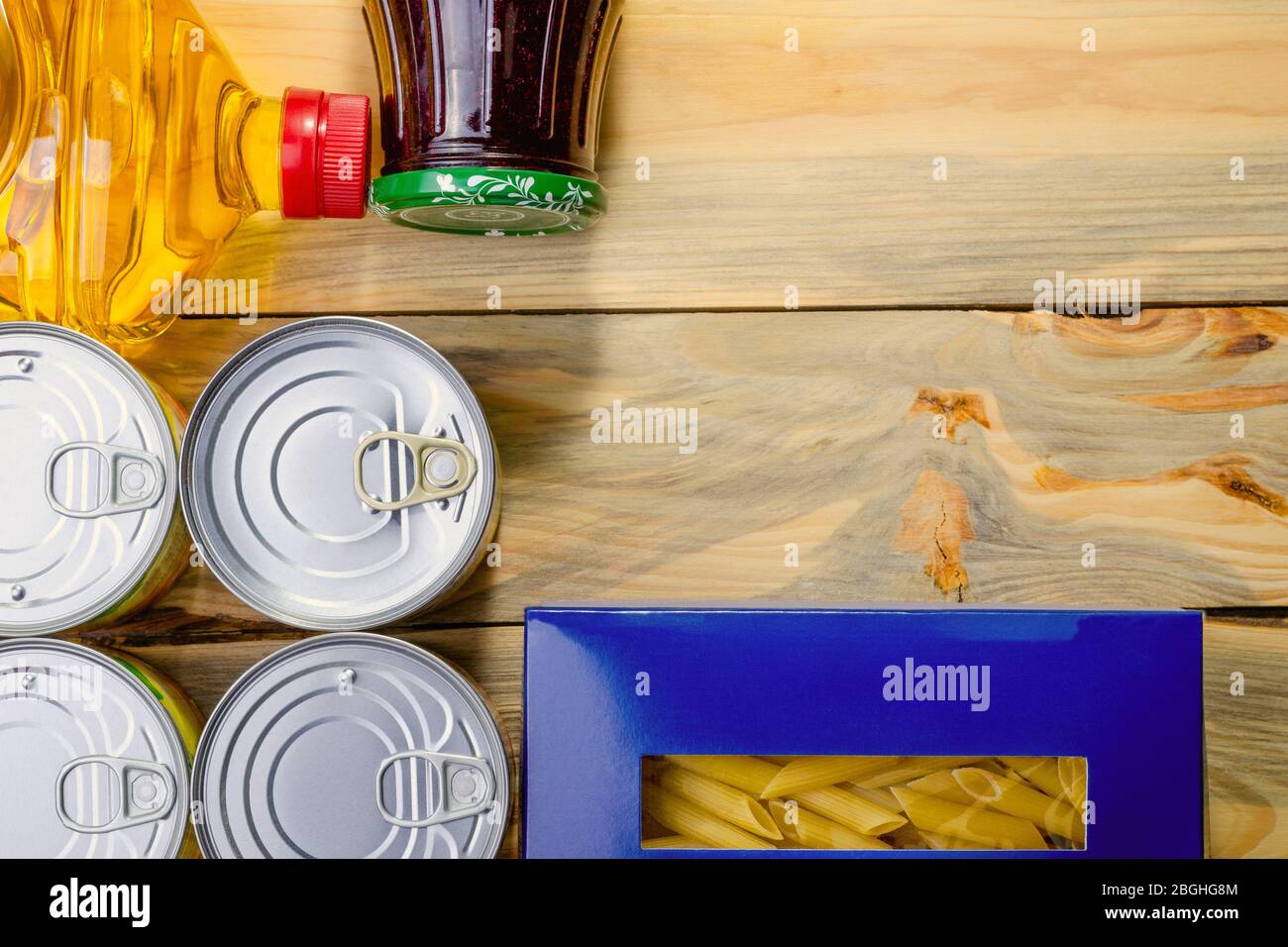 Food donation box hi-res stock photography and images - Alamy