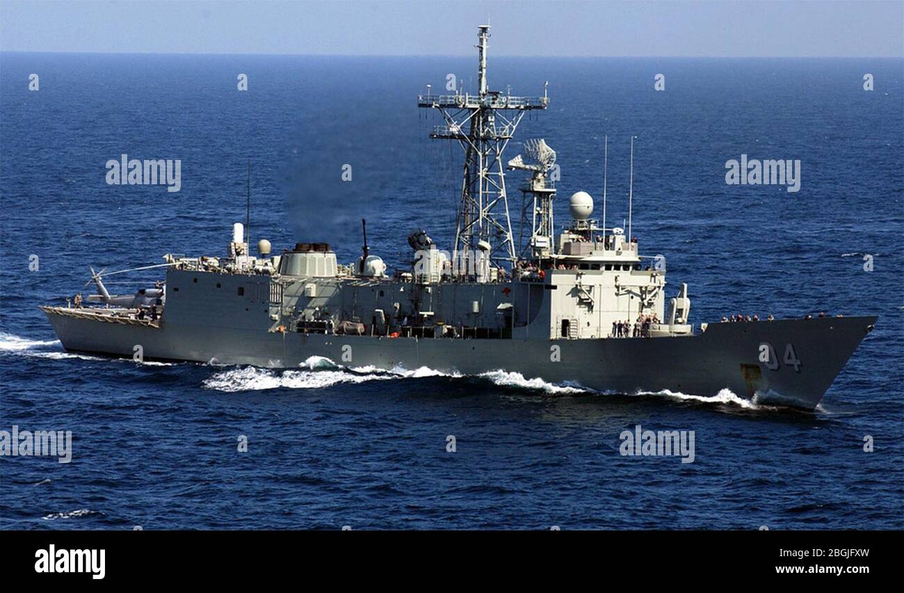 HMAS Darwin F-04 Stock Photo - Alamy