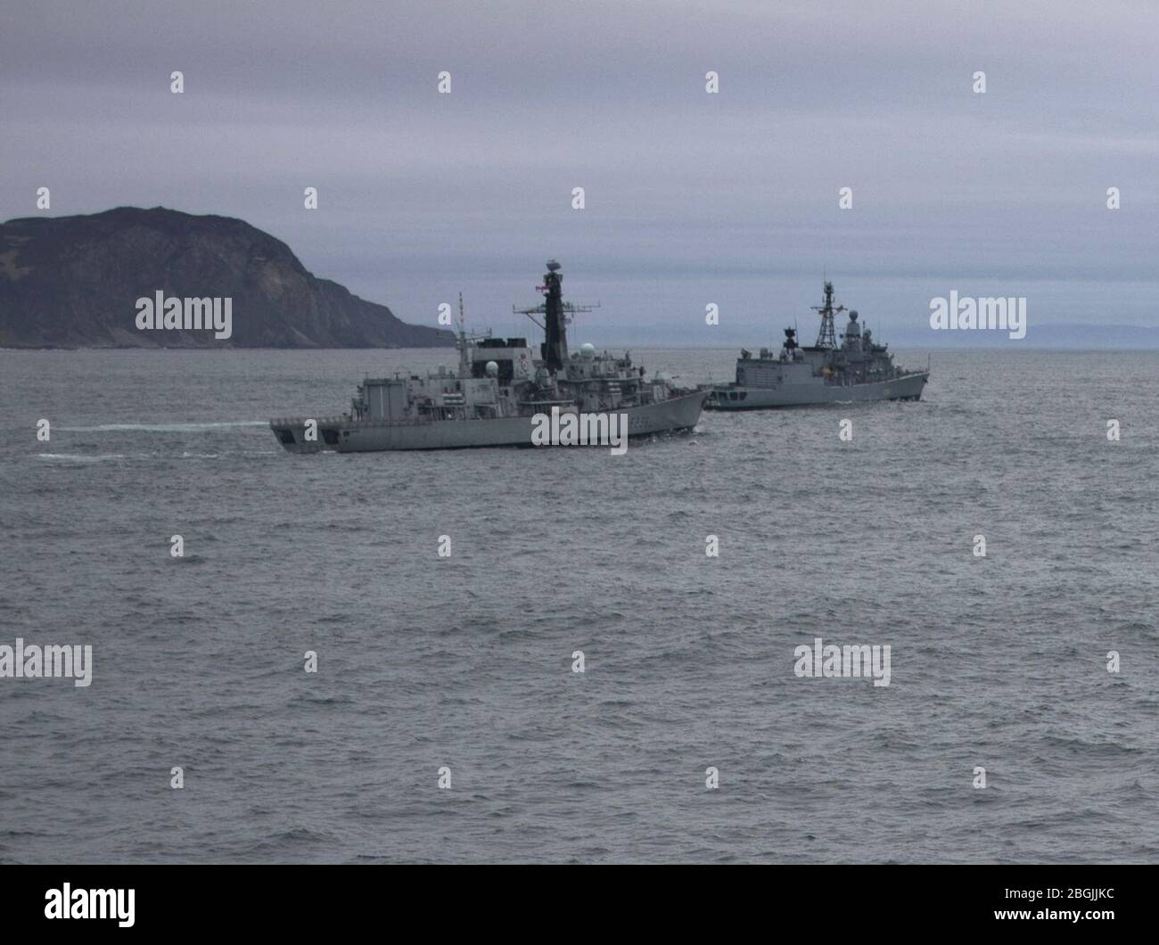 HMS Montrose (F236) and the German frigate Lübeck (F214) underway in ...