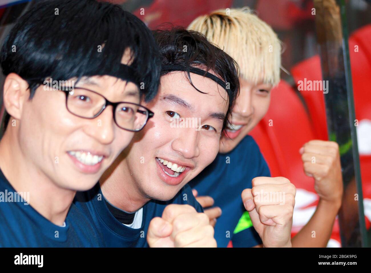File Members Of South Korean Variety Show Running Man Yoo Jae Suk Left Lee Kwang Soo Middle And Ha Dong Hoon Right Pose To Take Photos Befor Stock Photo Alamy