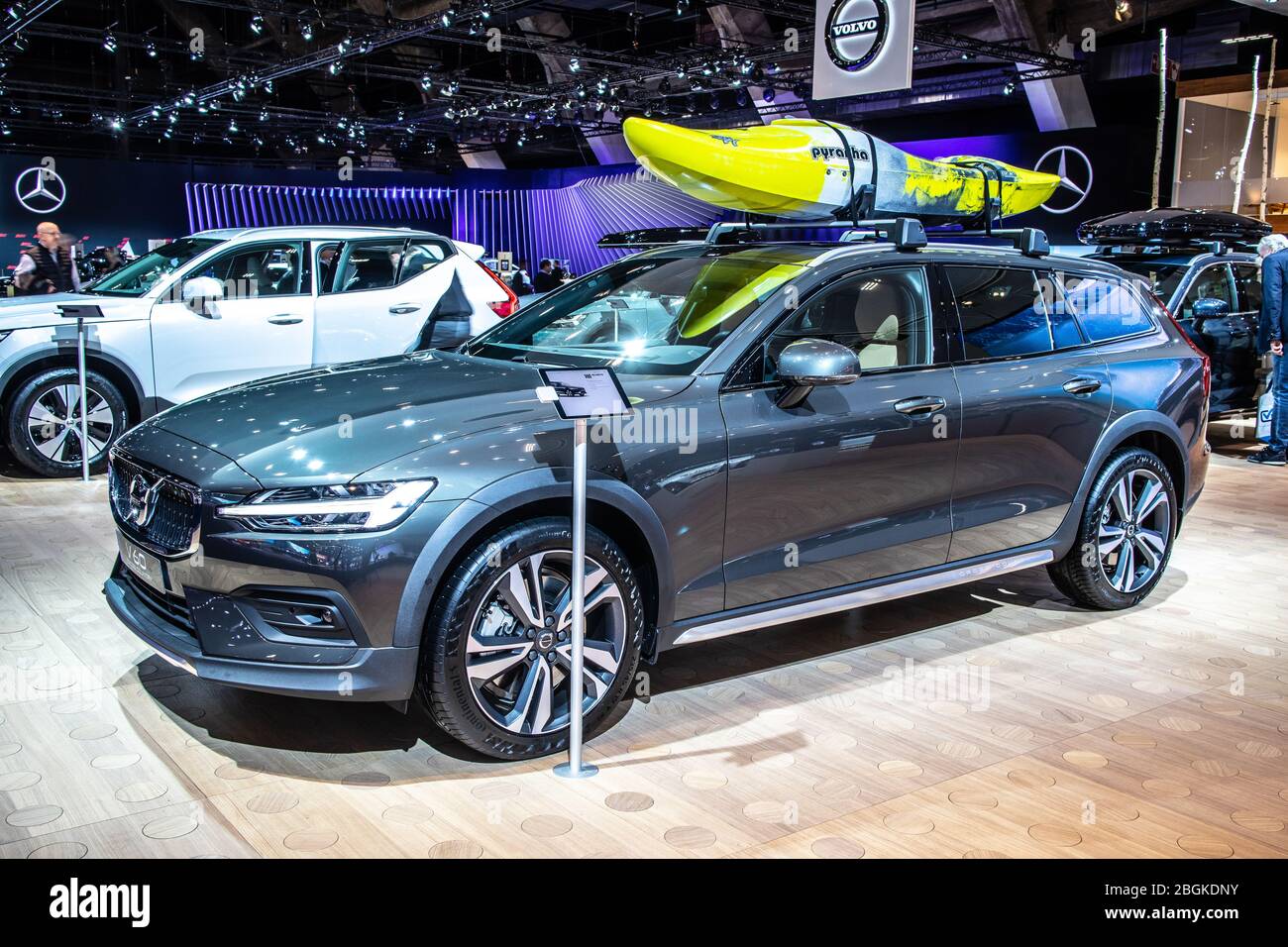 2020 volvo v60 hi-res stock photography and images - Alamy