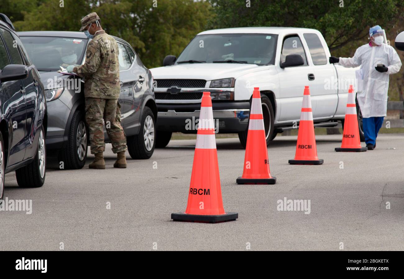 Soldier testing hi-res stock photography and images - Alamy