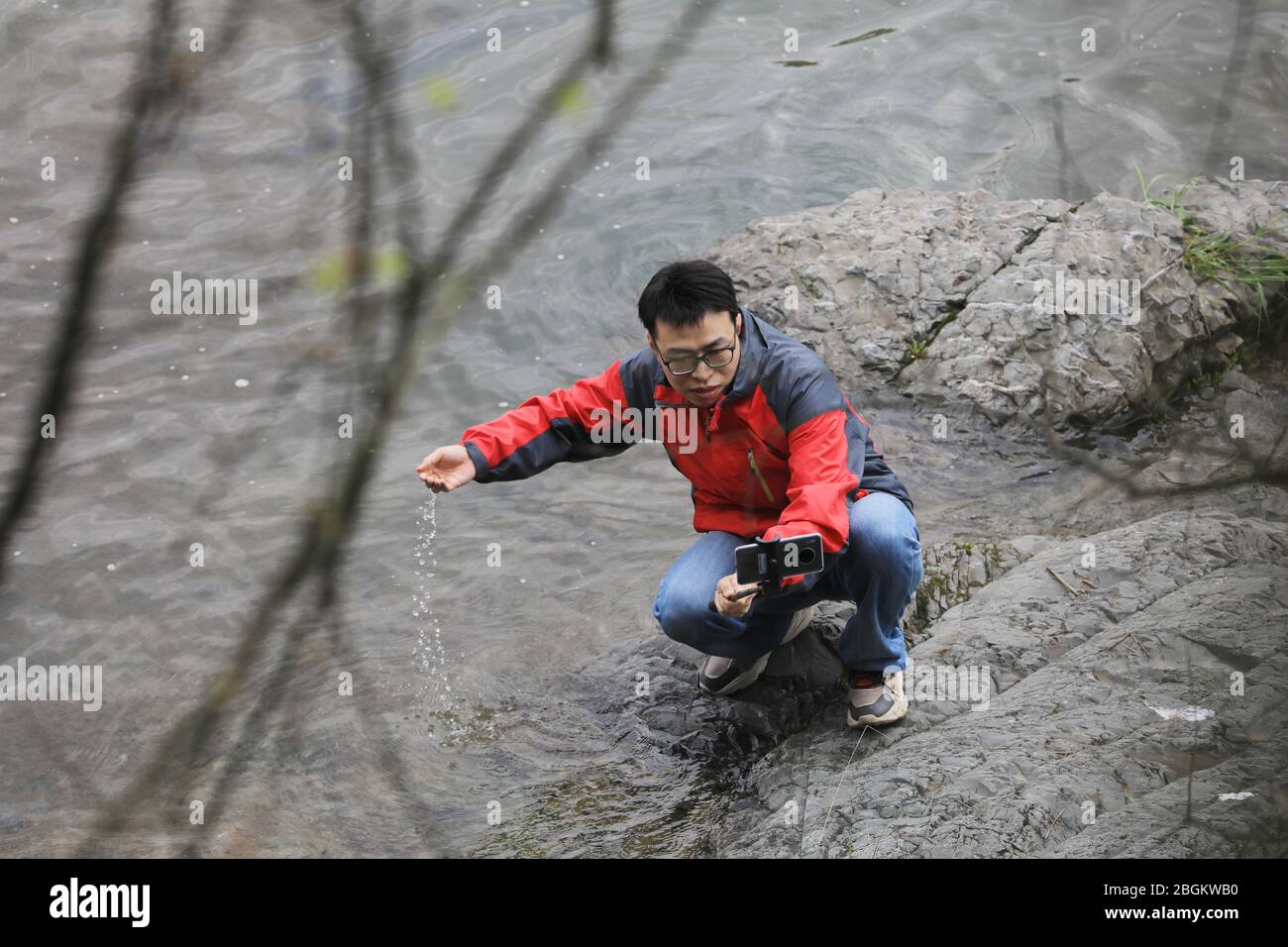 A Science Teacher At Tianmu Primary School Tells His Students To 