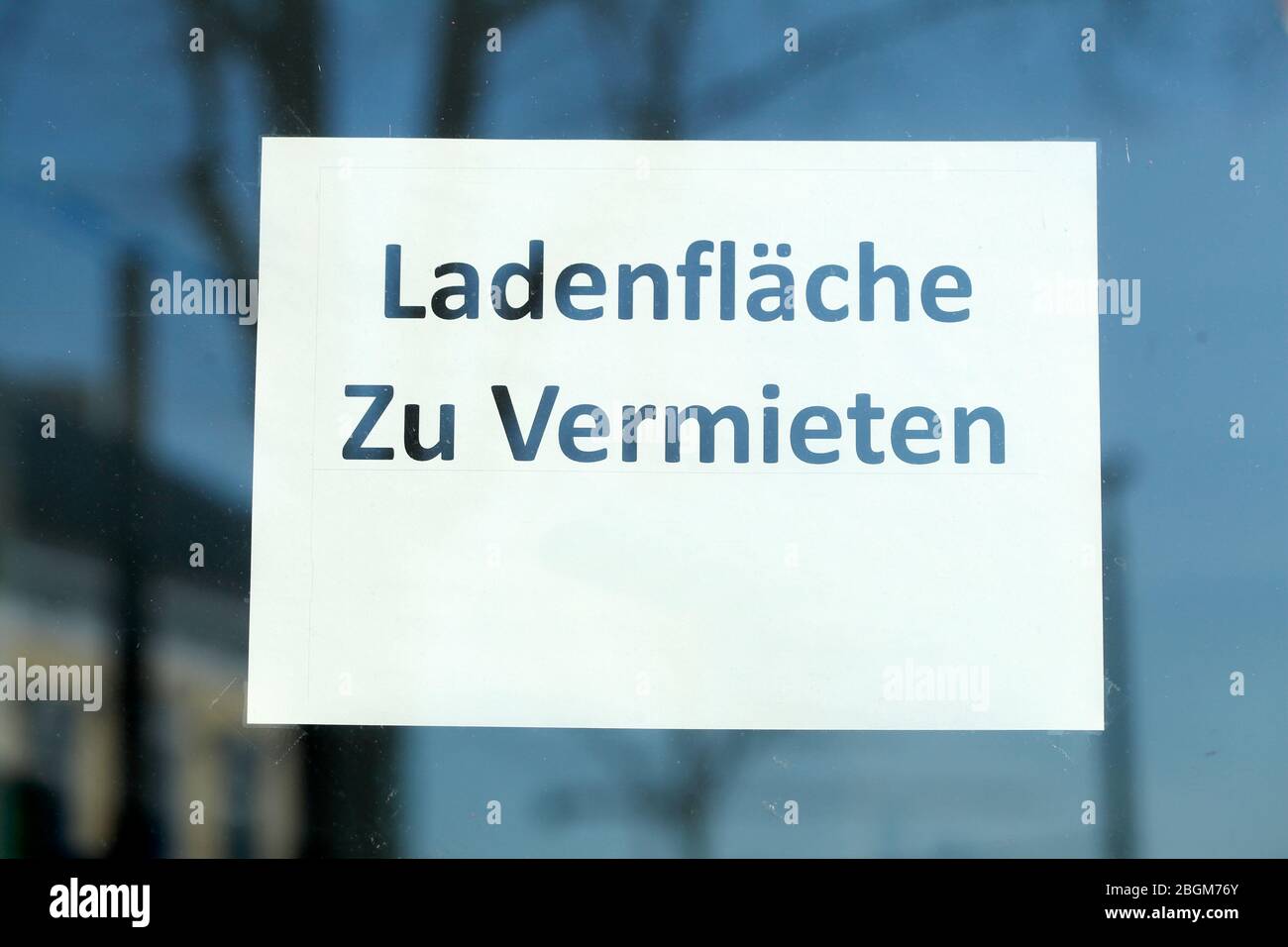 Schild Ladenfläche zu vermieten an einem Schaufenster, Deutschland, Europa Stock Photo