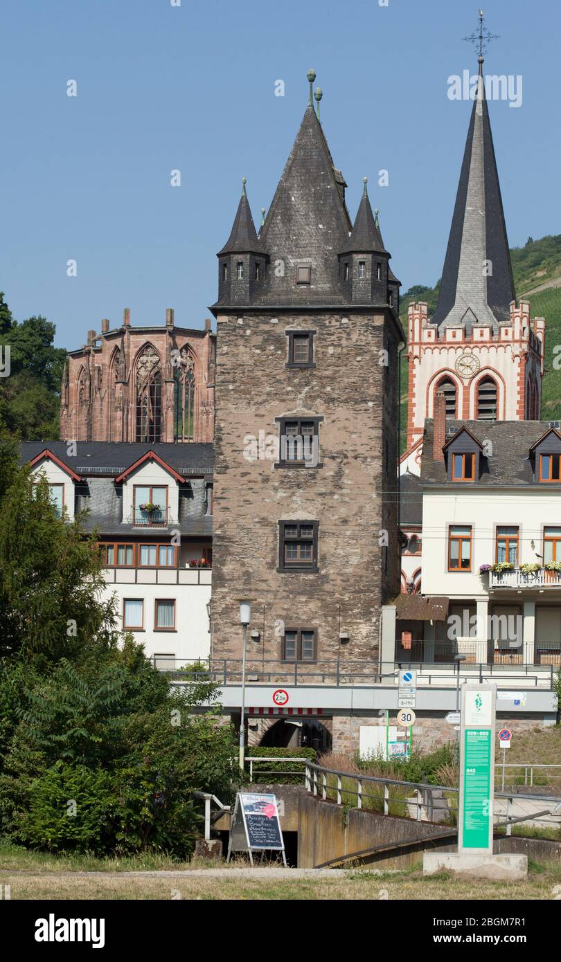 Market tower, Wernerkapelle and Stadtkirche Sankt Peter, Bacharach am Rhein, Unesco World Heritage Upper Middle Rhine Valley, Rhineland-Palatinate, Ge Stock Photo