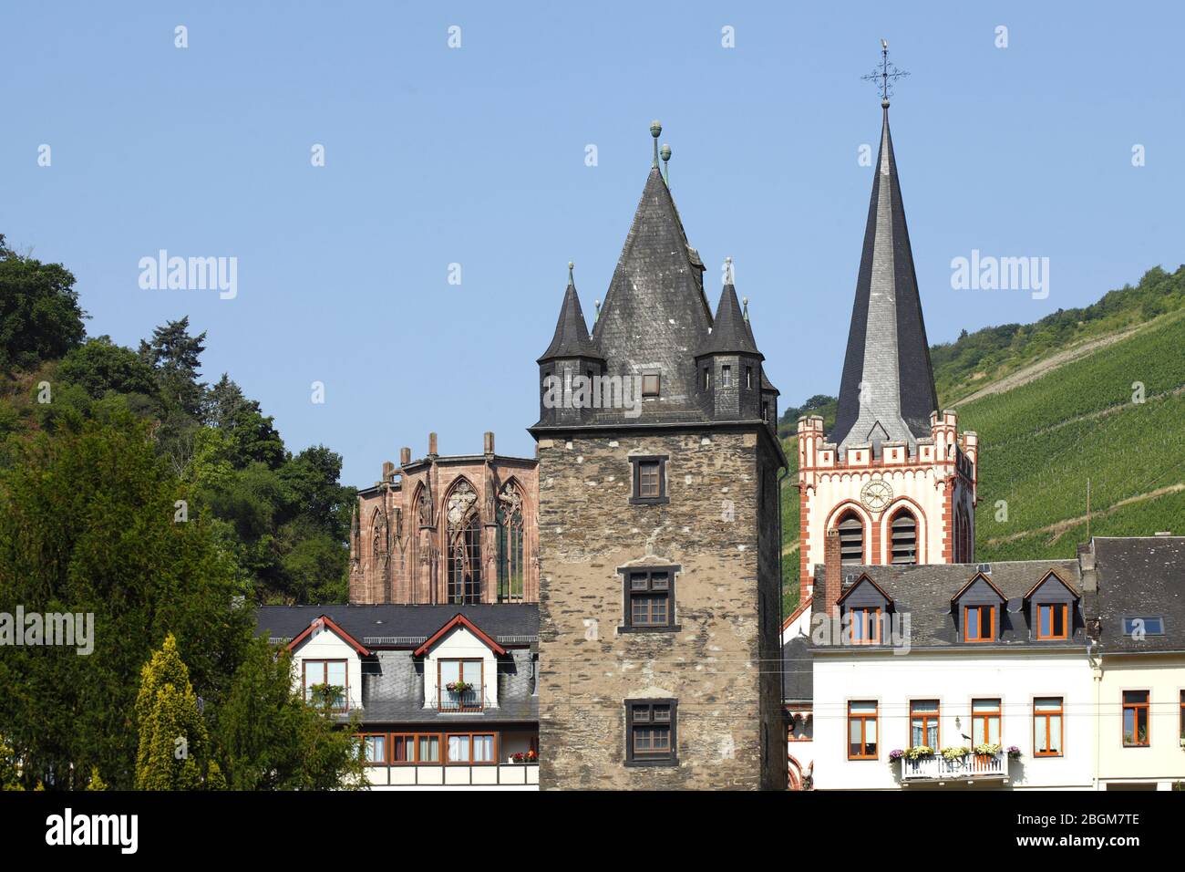 Market tower, Wernerkapelle and Stadtkirche Sankt Peter, Bacharach am Rhein, Unesco World Heritage Upper Middle Rhine Valley, Rhineland-Palatinate, Ge Stock Photo
