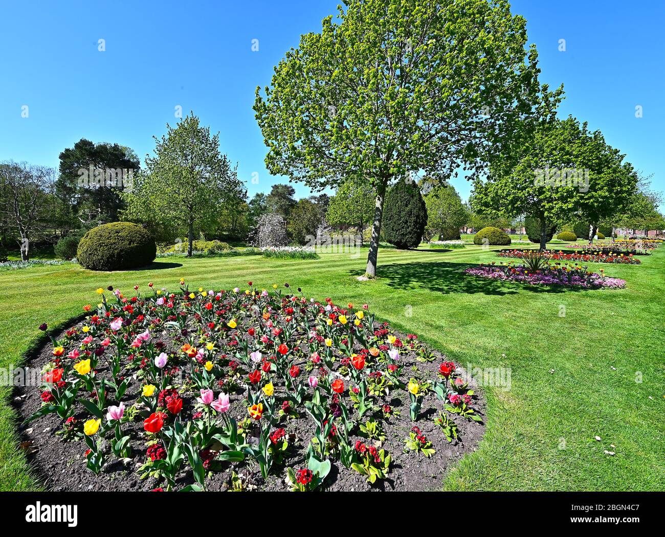 Queens Park in Crewe, cheshire Stock Photo - Alamy
