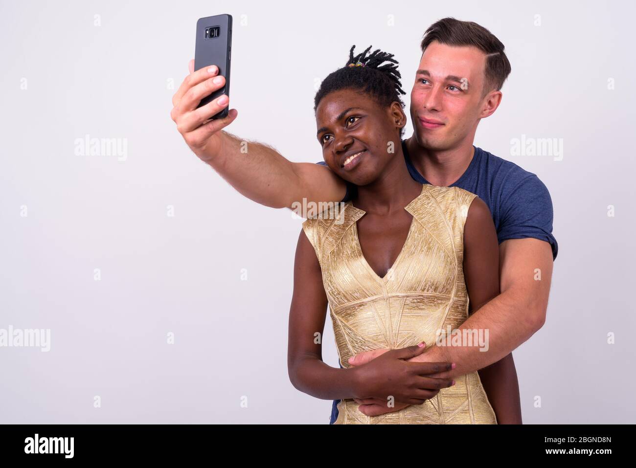 Couple with dreadlocks hugging hi-res stock photography and images - Alamy