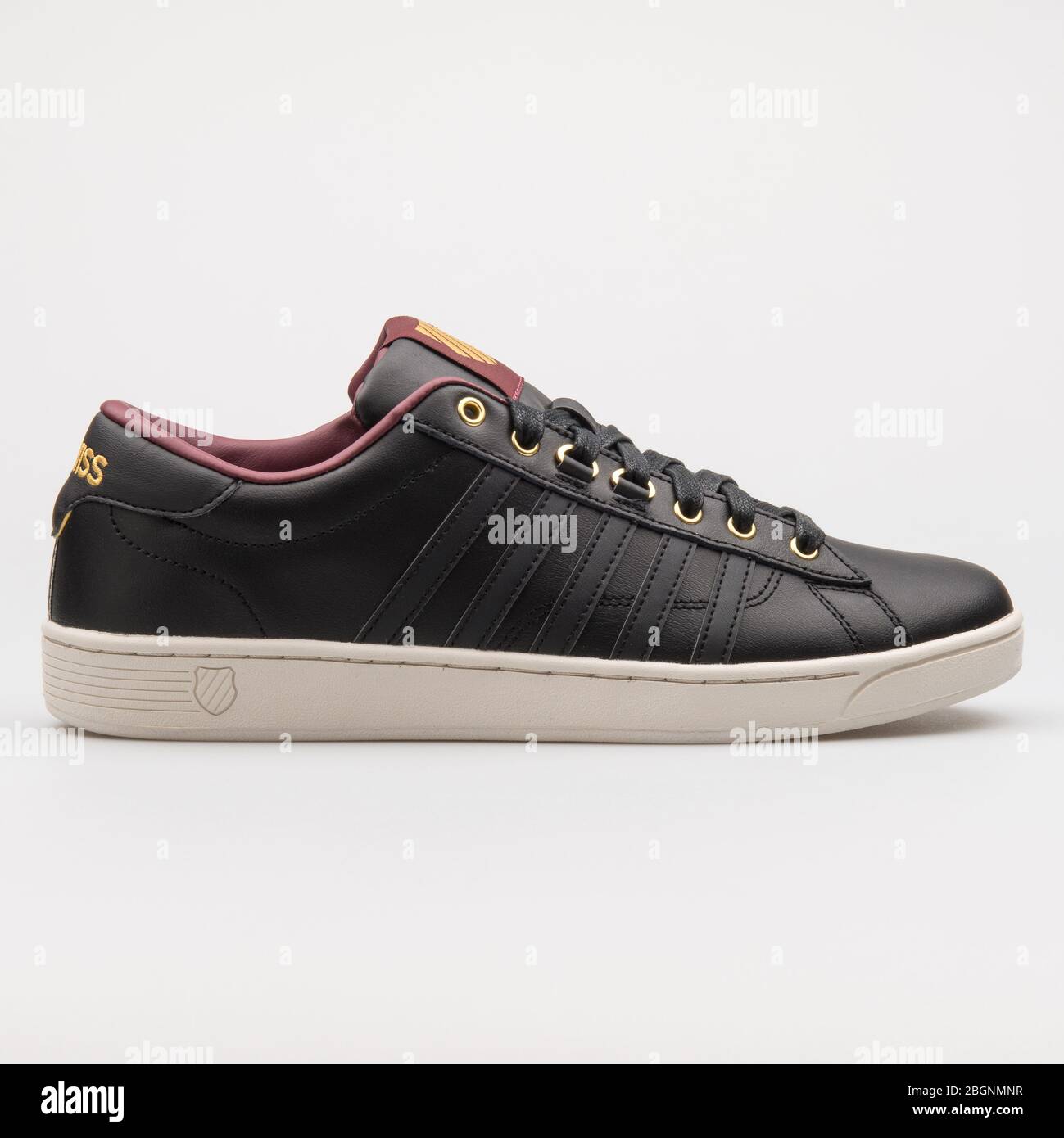K swiss store hoke trainers