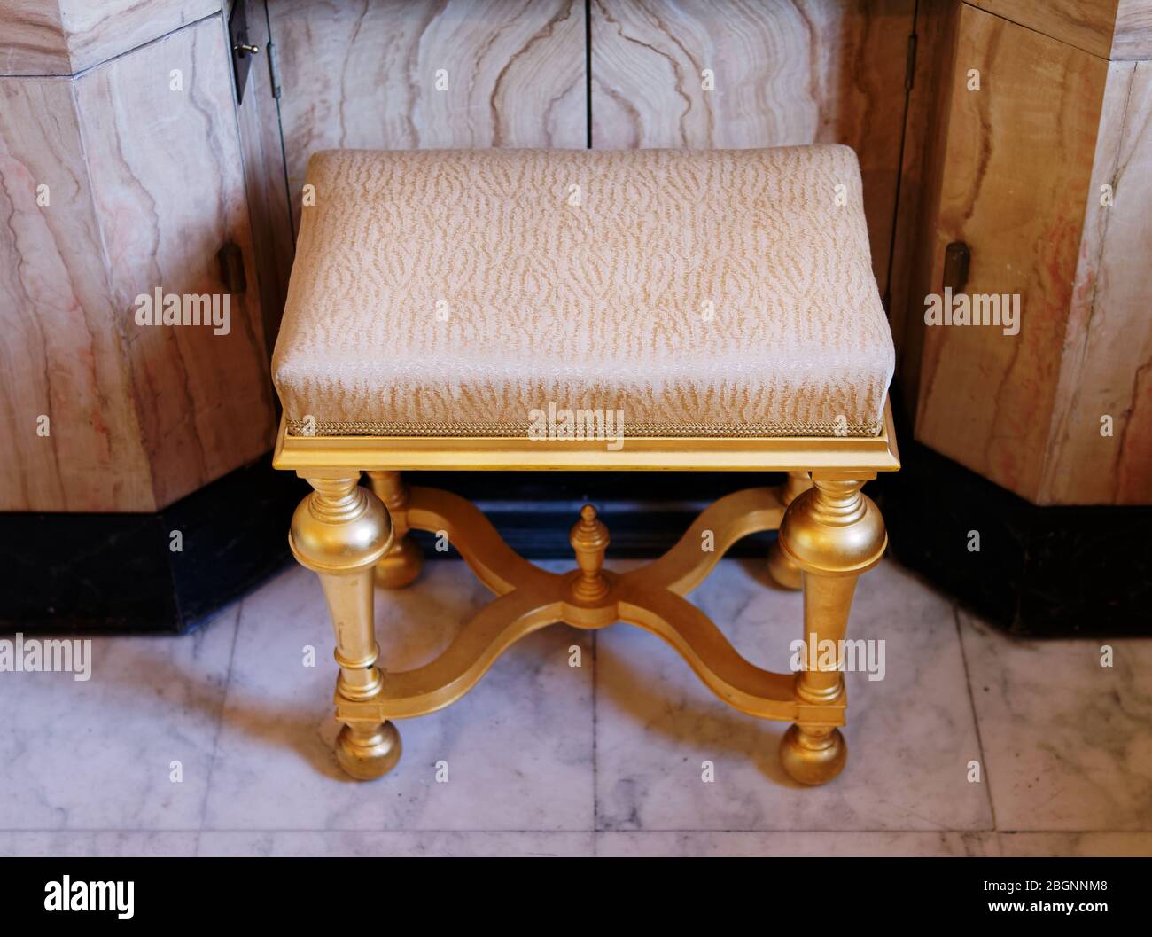 Golden stool hires stock photography and images Alamy