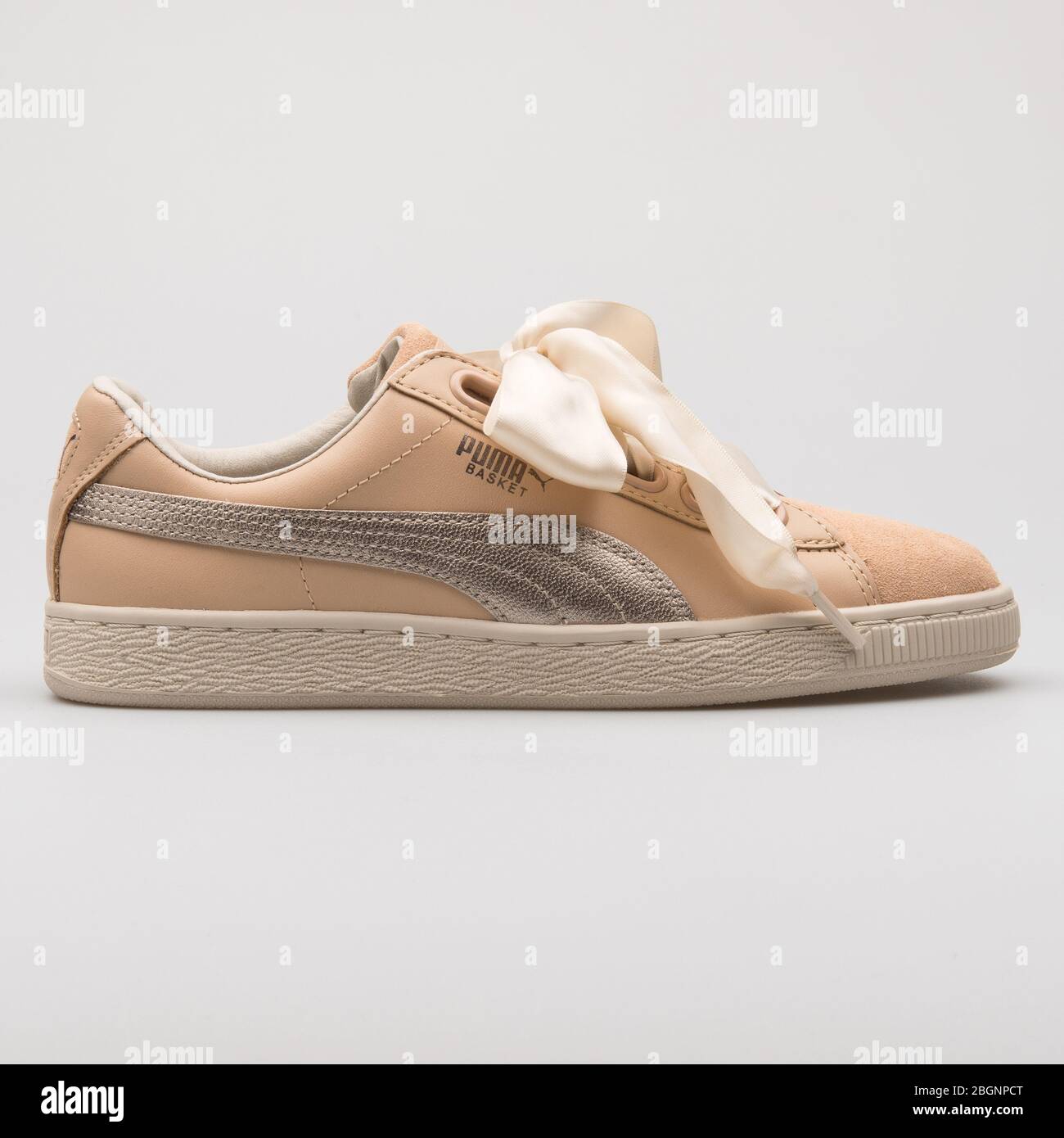 puma basket heart khaki