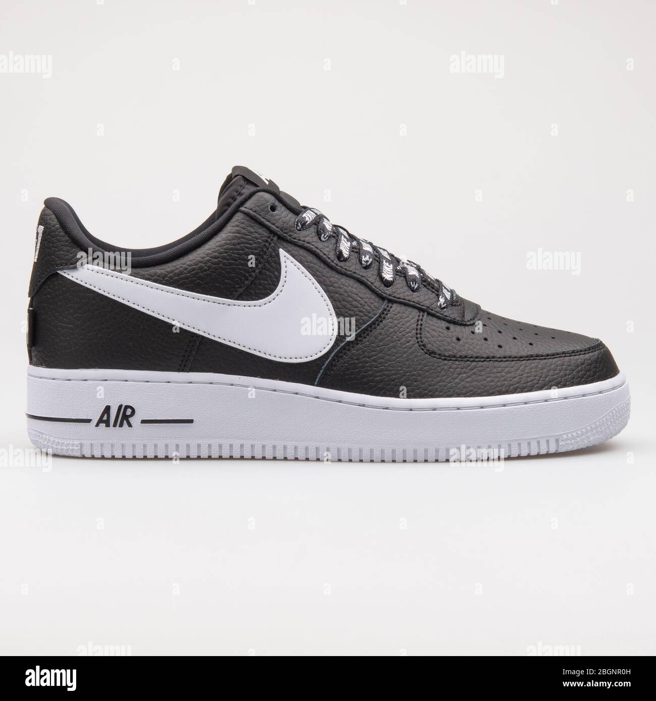 Air force 1 sneaker hi-res stock photography and images - Page 5 - Alamy