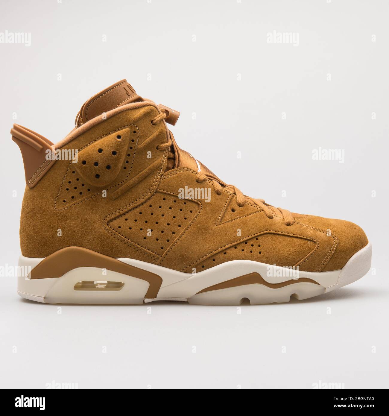 Nike Air Jordan 6 Retro golden harvest 