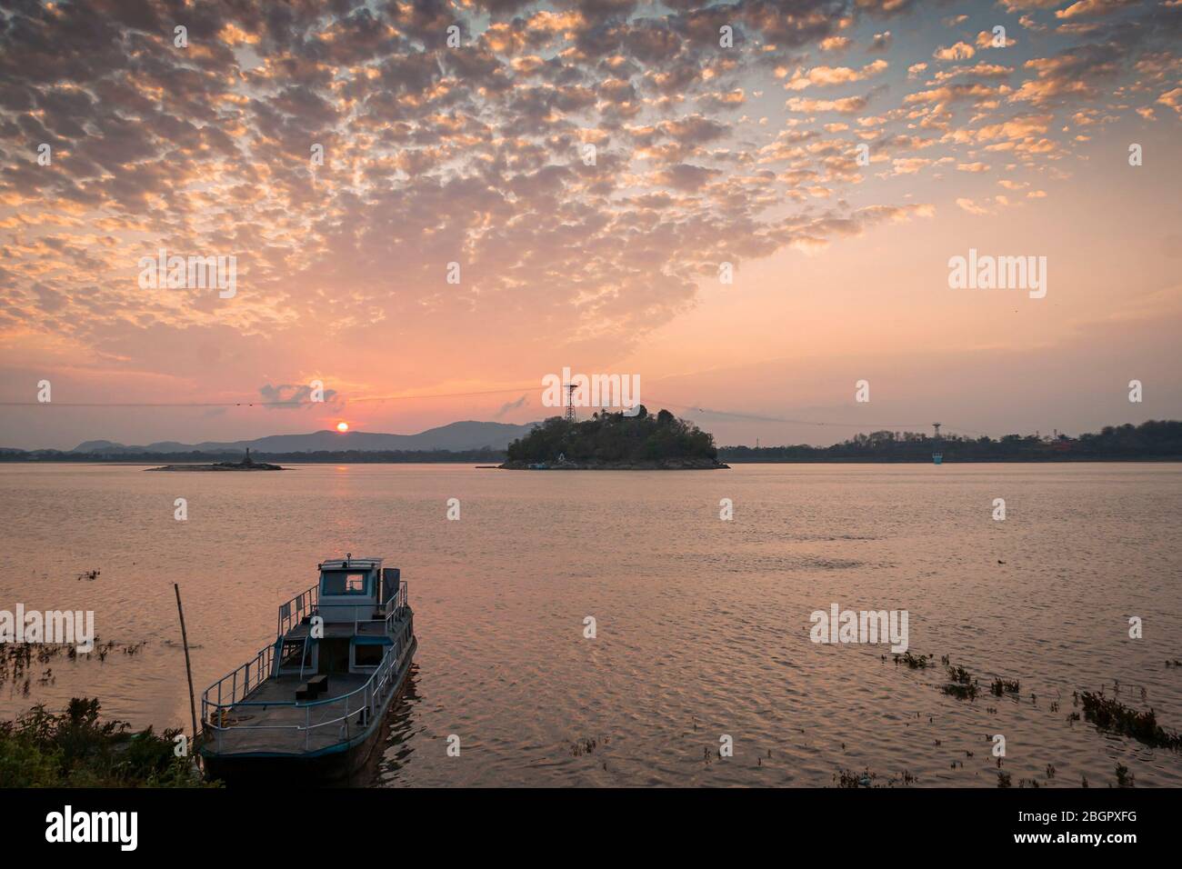 Brahmaputra river pollution hi-res stock photography and images - Alamy