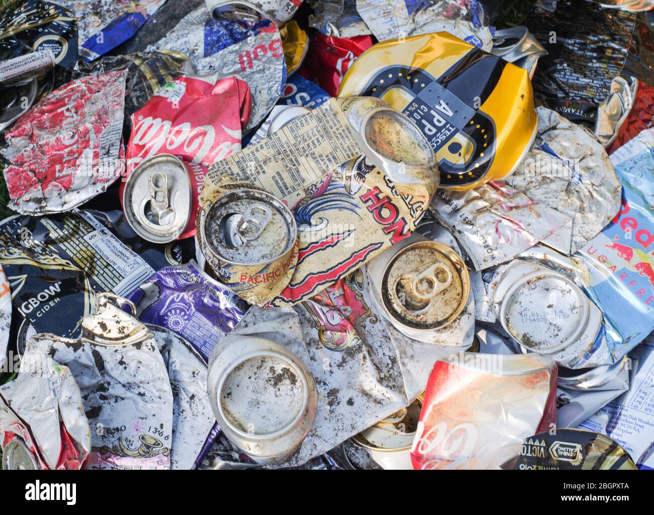 Crushed aluminium cans hires stock photography and images Alamy