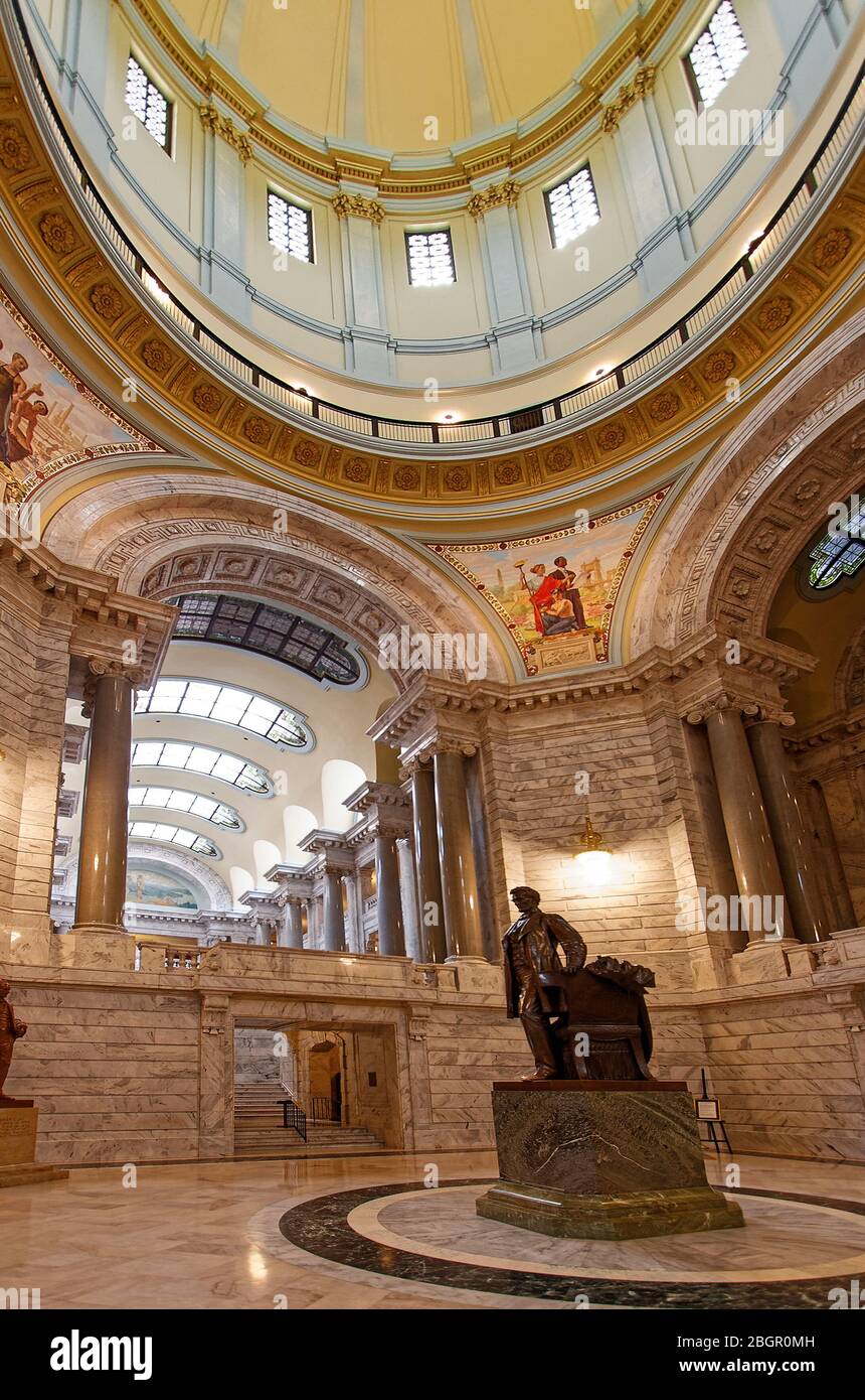 Dome of the kentucky state capitol hires stock photography and images