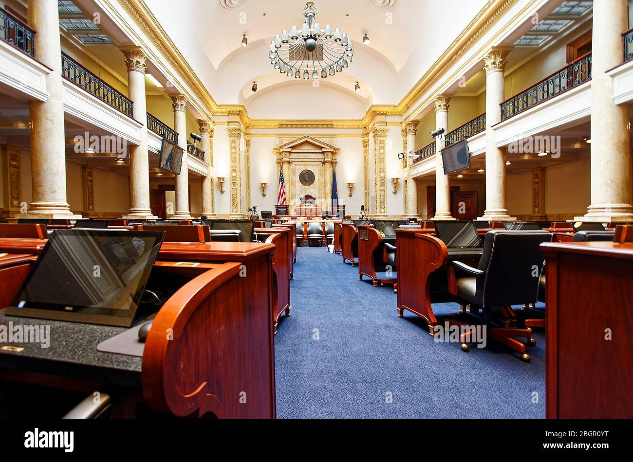 The Kentucky State Capitol Building; 1910, interior, Senate chamber, raised galleries for spectators, raised president's desk, 38 senators desks, chai Stock Photo