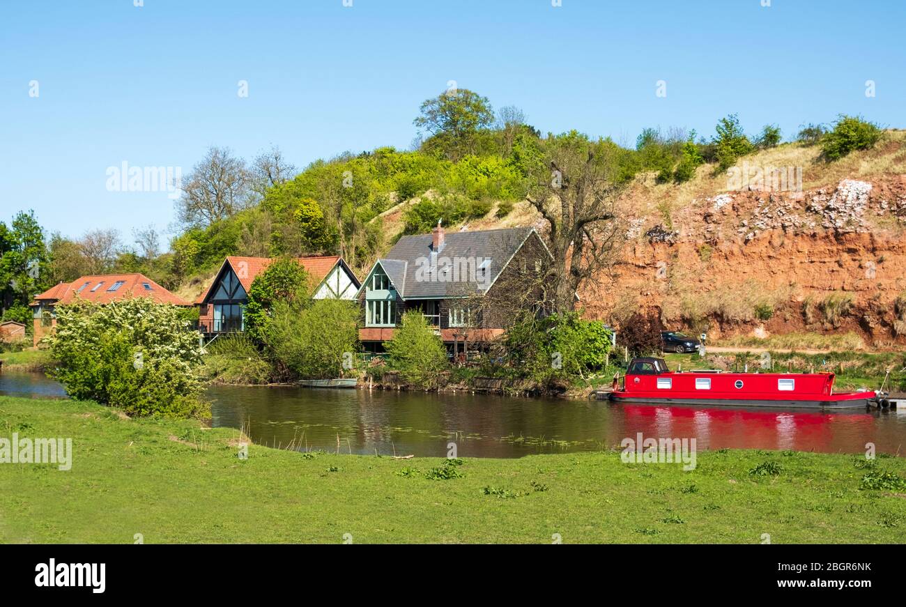 Riverside chalets hi-res stock photography and images - Alamy