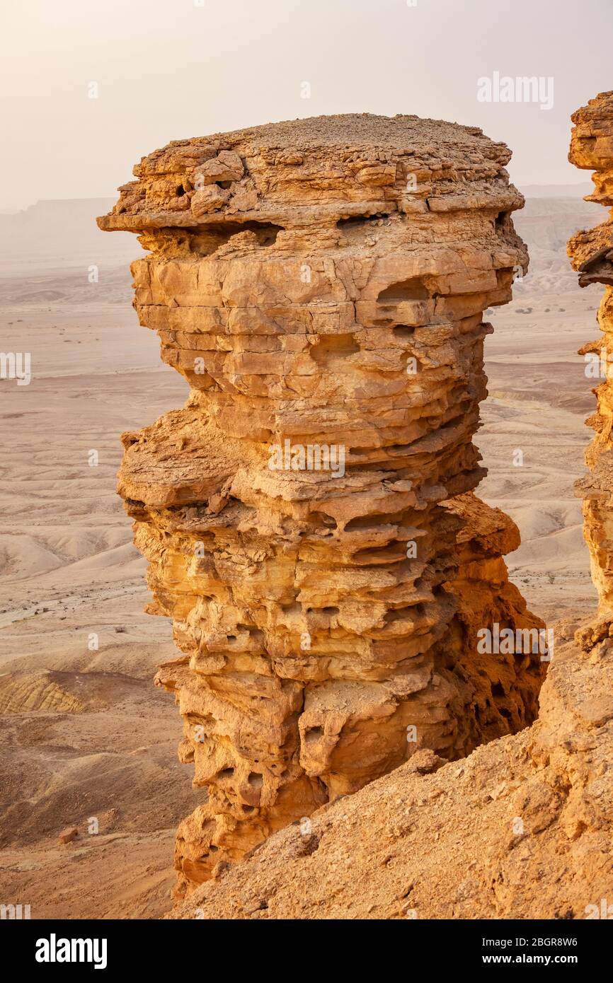 The Edge Of The World Jebel Fihrayn A Dramatic Escarpment Northwest Of Riyadh Saudi Arabia Stock Photo Alamy The Edge Of The World Jebel Fihrayn A Dramatic Escarpment Northwest Of Riyadh Saudi Arabia Stock Photo Alamy