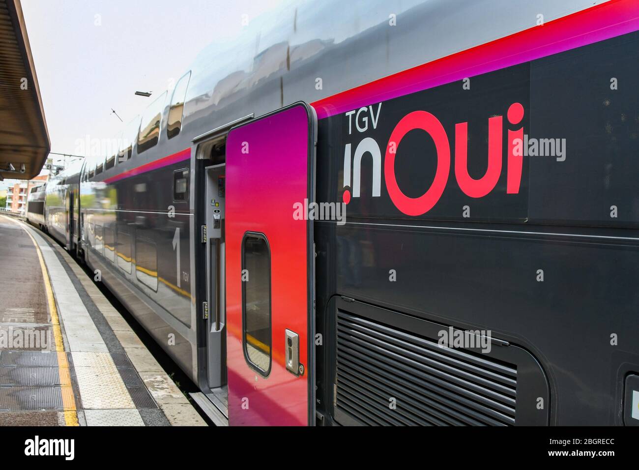 ST RAPHAEL, FRANCE - APRIL 2019: Door open on a TGV express train stopped  at St Raphael on the French Riviera Stock Photo - Alamy