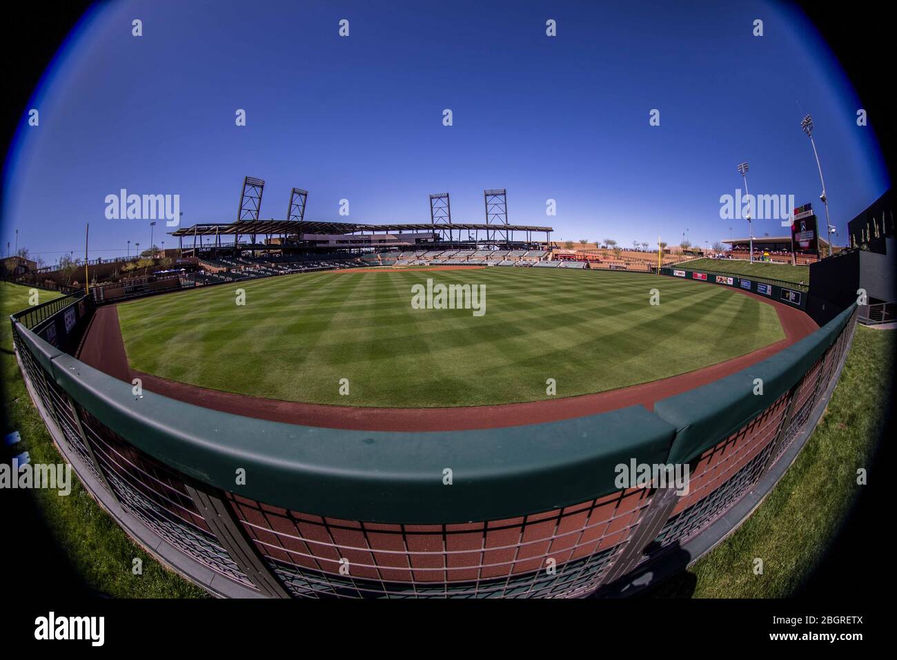 entrenamiento matutino de los rockies de Colorado, durante el Spring Training de las Ligas Mayores del Beisbol en el Salt River Fields at Talking Stic Stock Photo