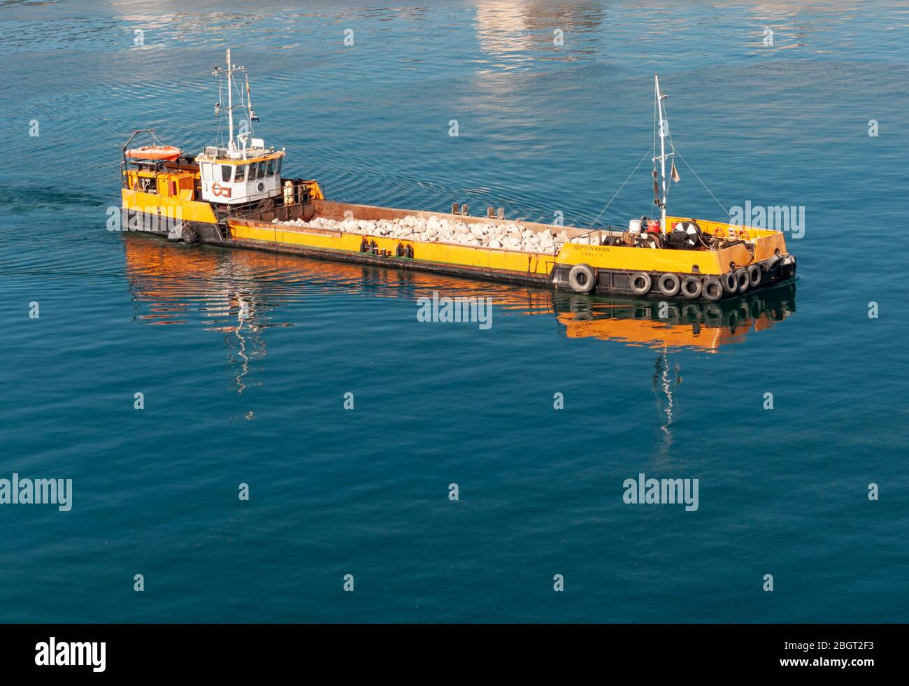 Water Transporting Rocks Transporting rocks hi-res stock photography and images - Alamy