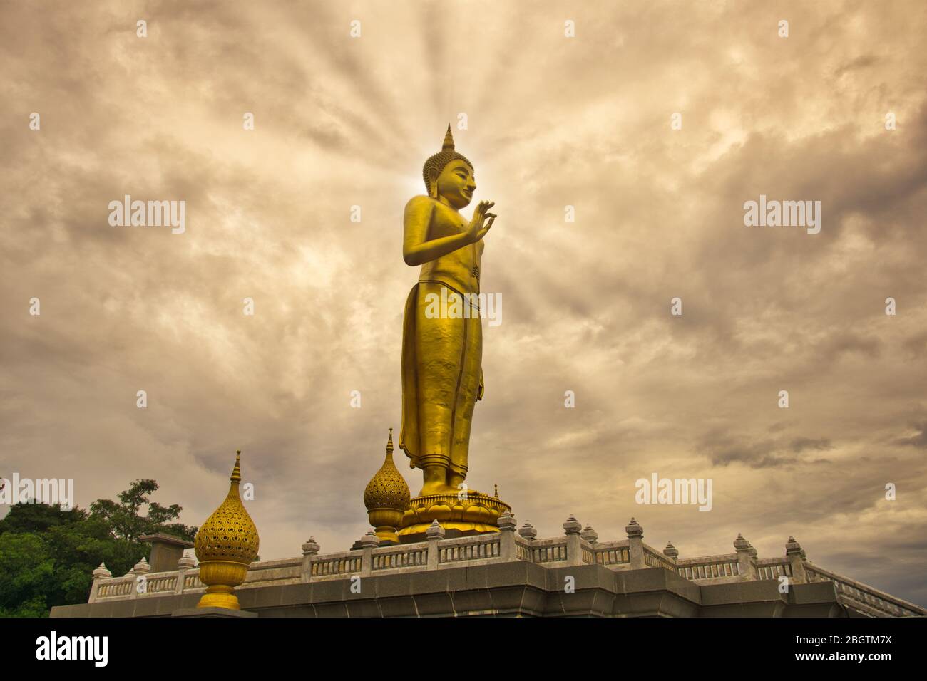 Standing Buddha in Hatyai City, a prosperous metropolis, is an ever-present  in the city's storied heritage. It is around 20 meters weighs 200 tons an  Stock Photo - Alamy