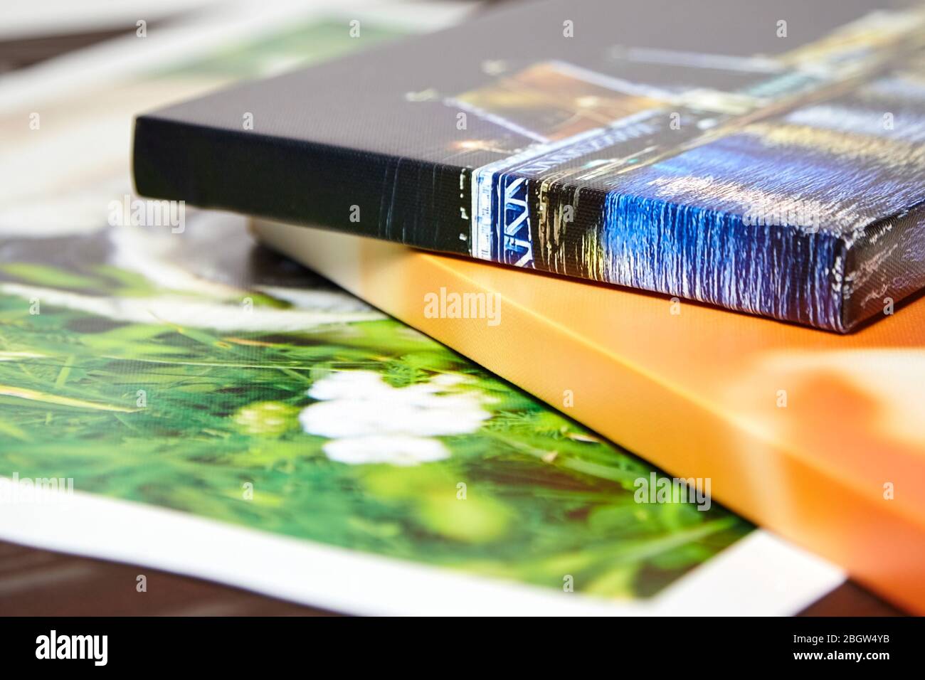 Canvas prints with gallery wrap technique for mounting and stretching