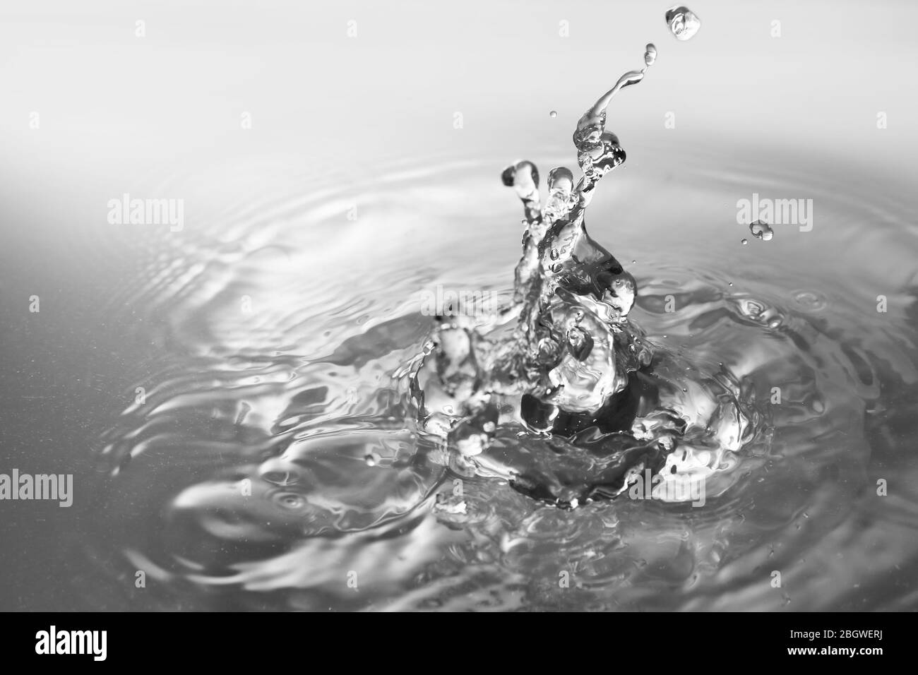 Crown water splash Black and White Stock Photos & Images - Alamy
