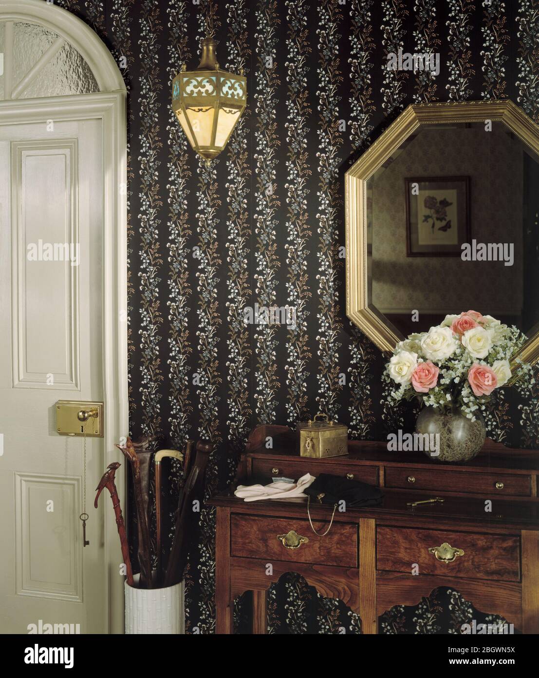 Family living room 1980s hi-res stock photography and images - Alamy