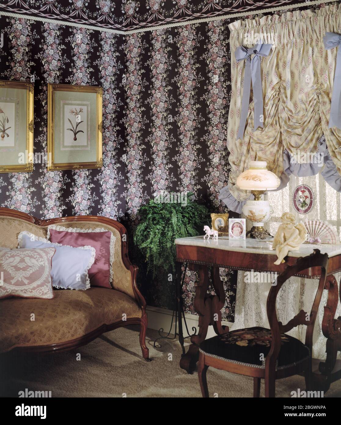 Retro style 1980s style wallpapered rooms Stock Photo - Alamy