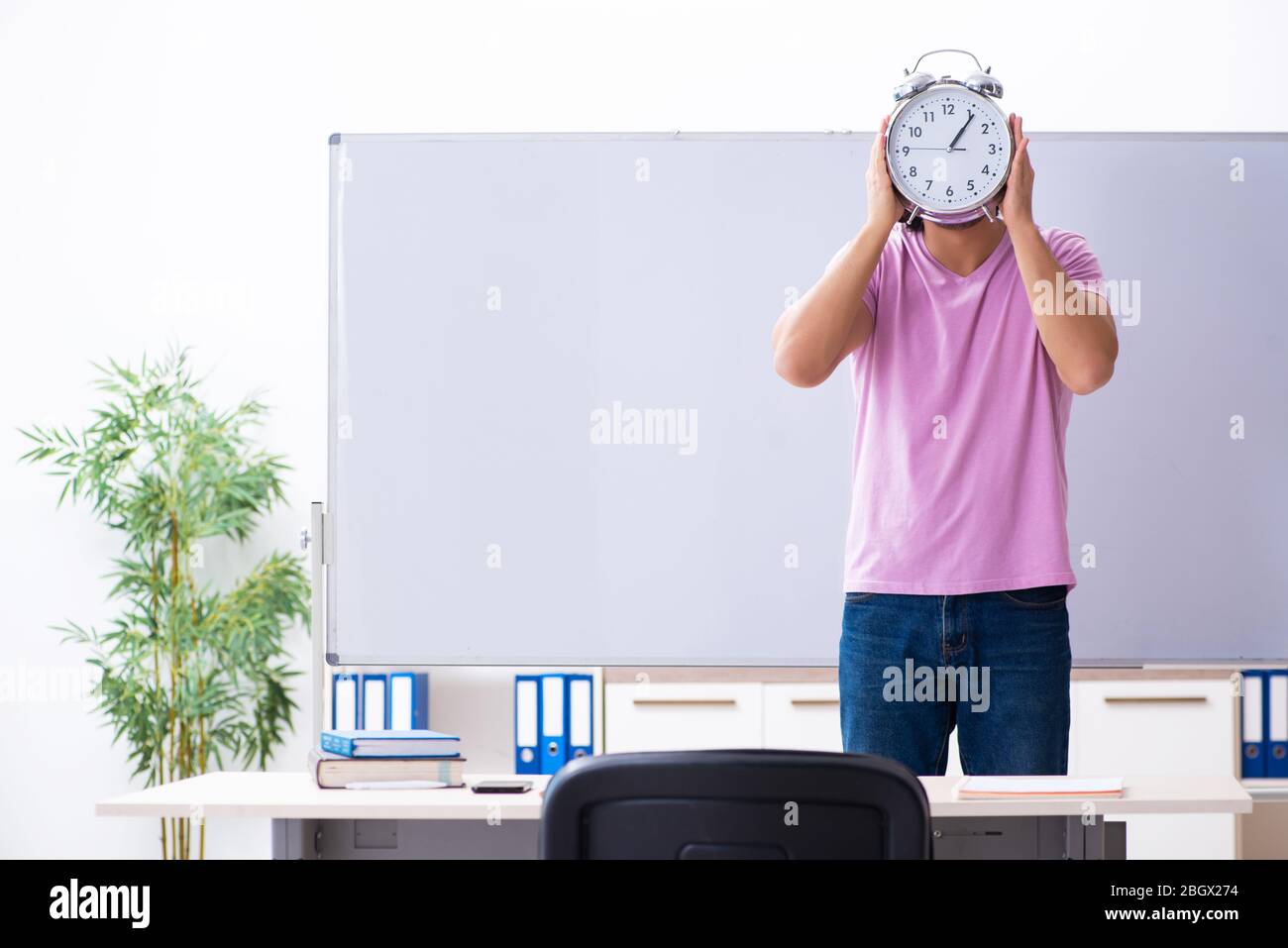 Revision study clock hi-res stock photography and images - Alamy