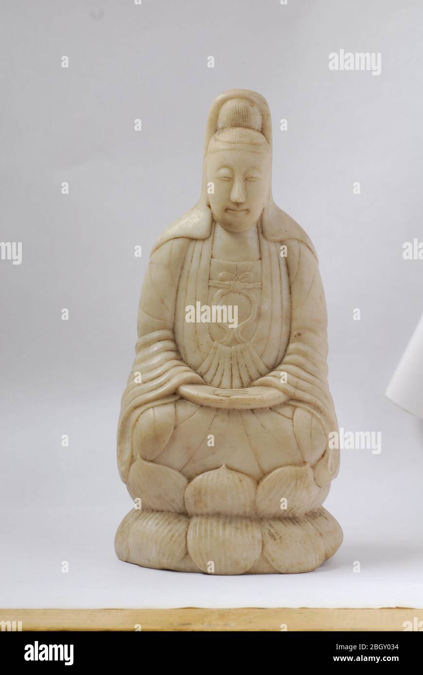 Porcelain Buddha statue in Song Dynasty unearthed in Tengxian Guangxi