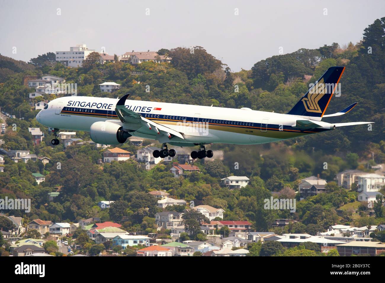 Singapore Airlines A350 on final approach at Wellington Airport, New Zealand Stock Photo