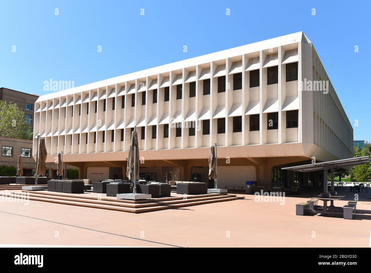 IRVINE, CALIFORNIA - 22 APRIL 2020: Computer Science building on the Campus  of the University of California Irvine, UCI Stock Photo - Alamy