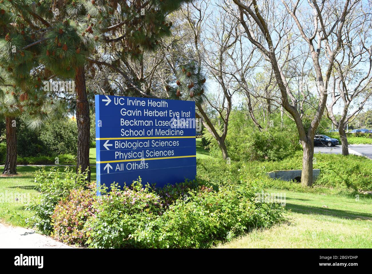 IRVINE, CALIFORNIA 22 APRIL 2020 Direction Sign for UC Irvine Health