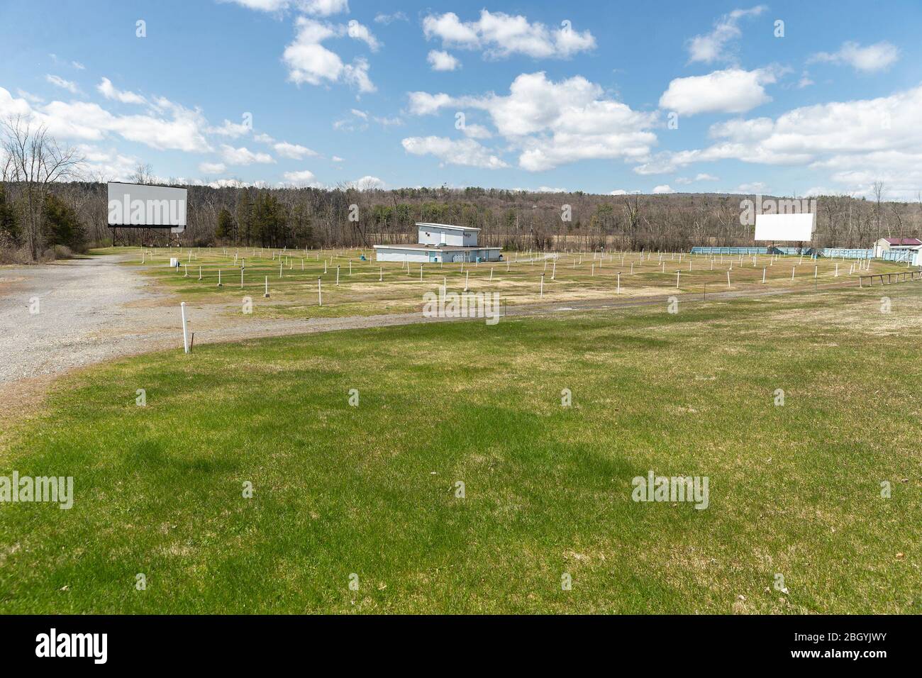Drive in movie theater hires stock photography and images Alamy