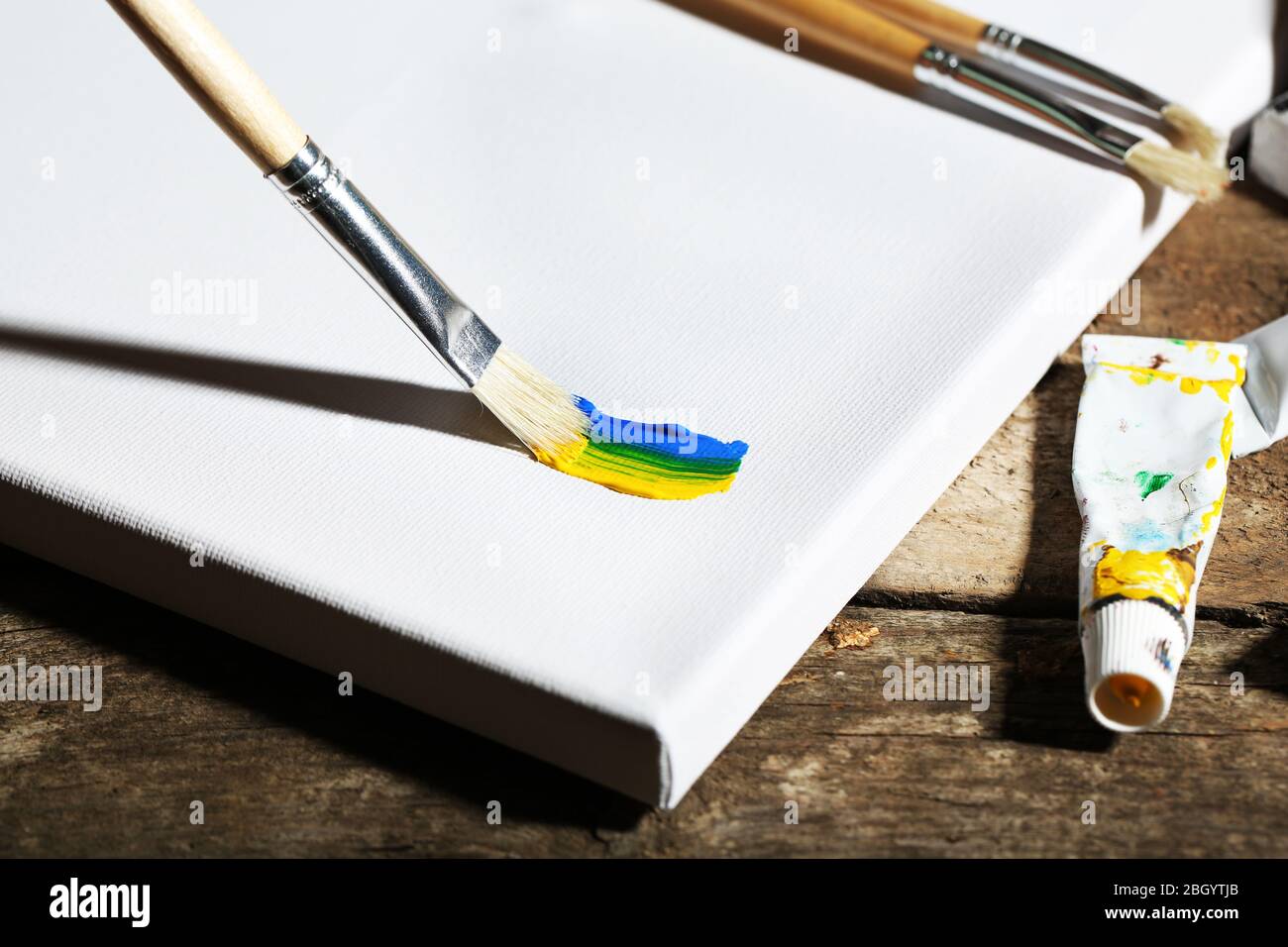 Vintage art materials hi-res stock photography and images - Alamy