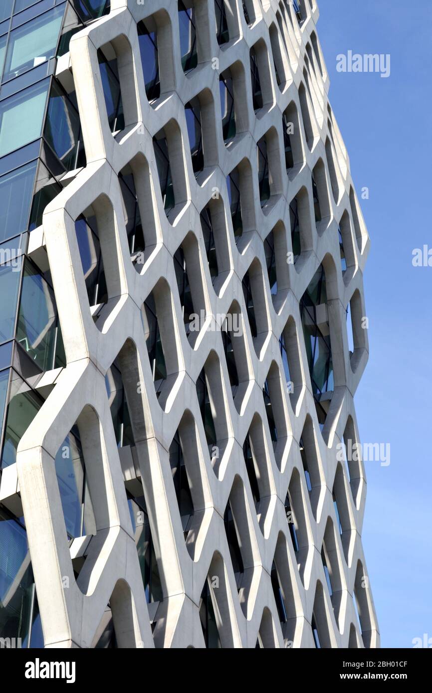 Modern office building - facade Stock Photo - Alamy