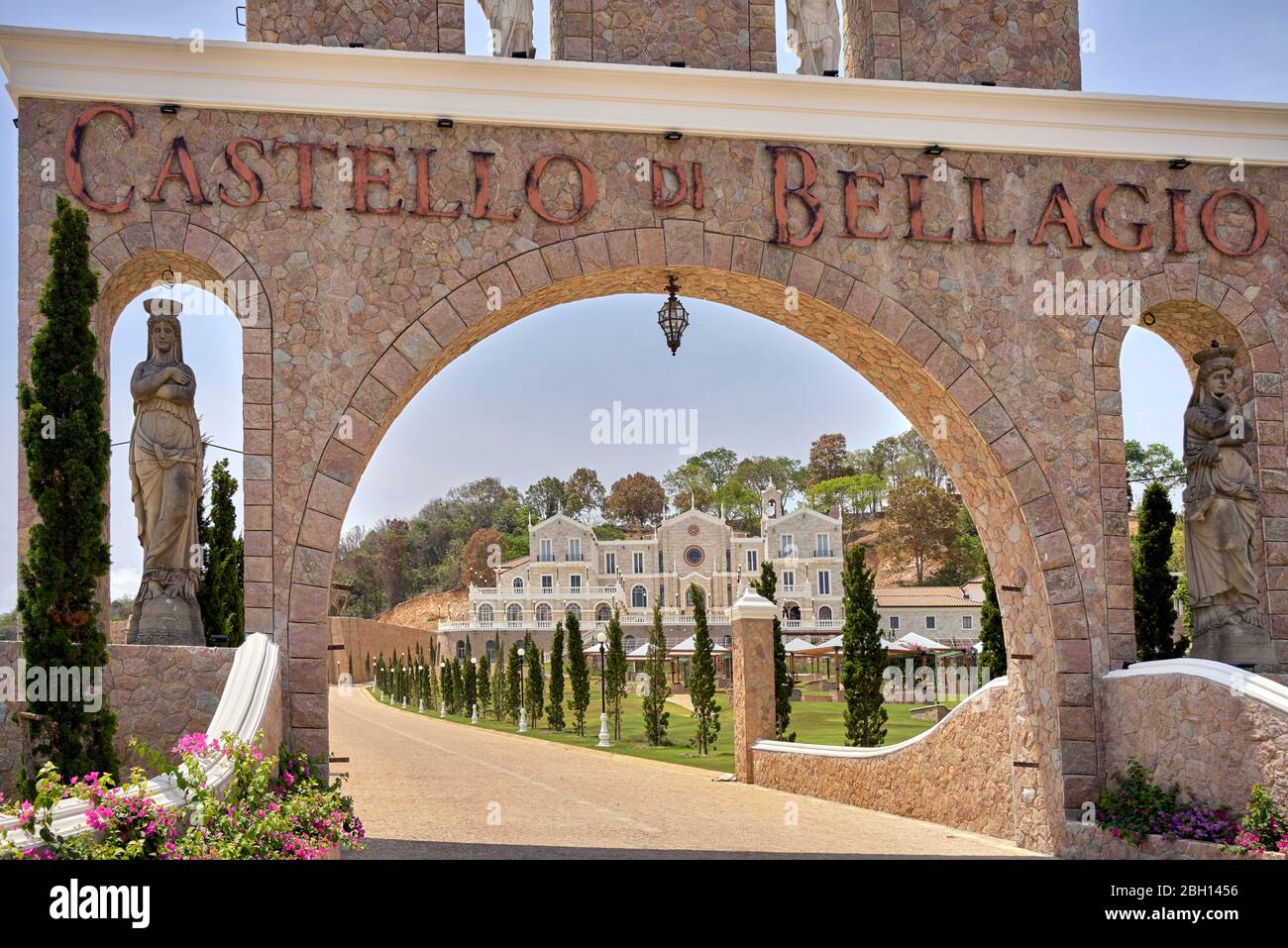 Italian Style Resort Under Construction In Landscaped Grounds Silverlake Pattaya Thailand Southeast Asia Castello Di Bellagio Citta Di Como Stock Photo Alamy