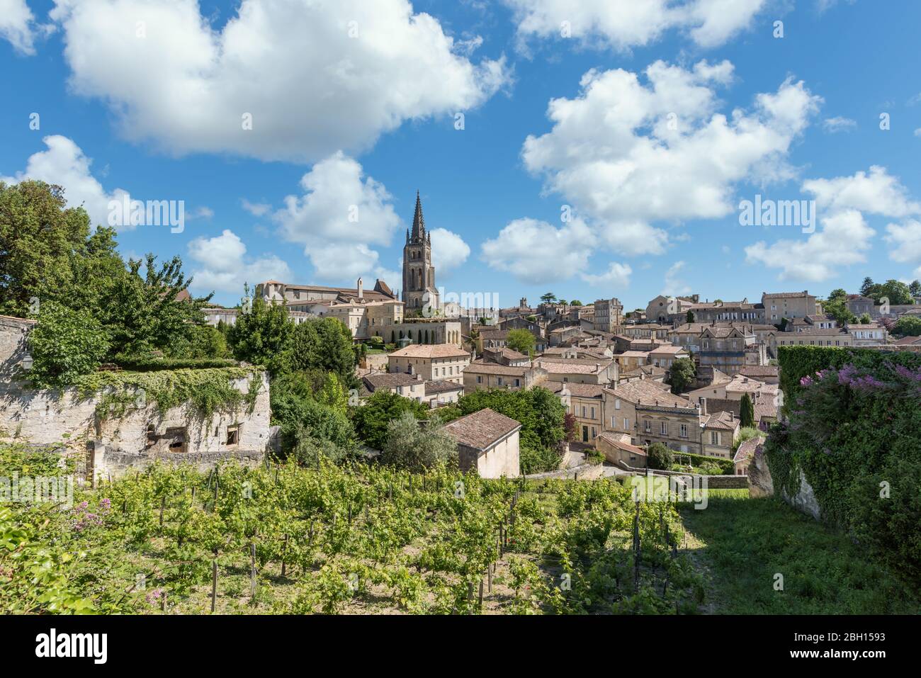 The village of Saint-Emilion, near Bordeaux in France Stock Photo