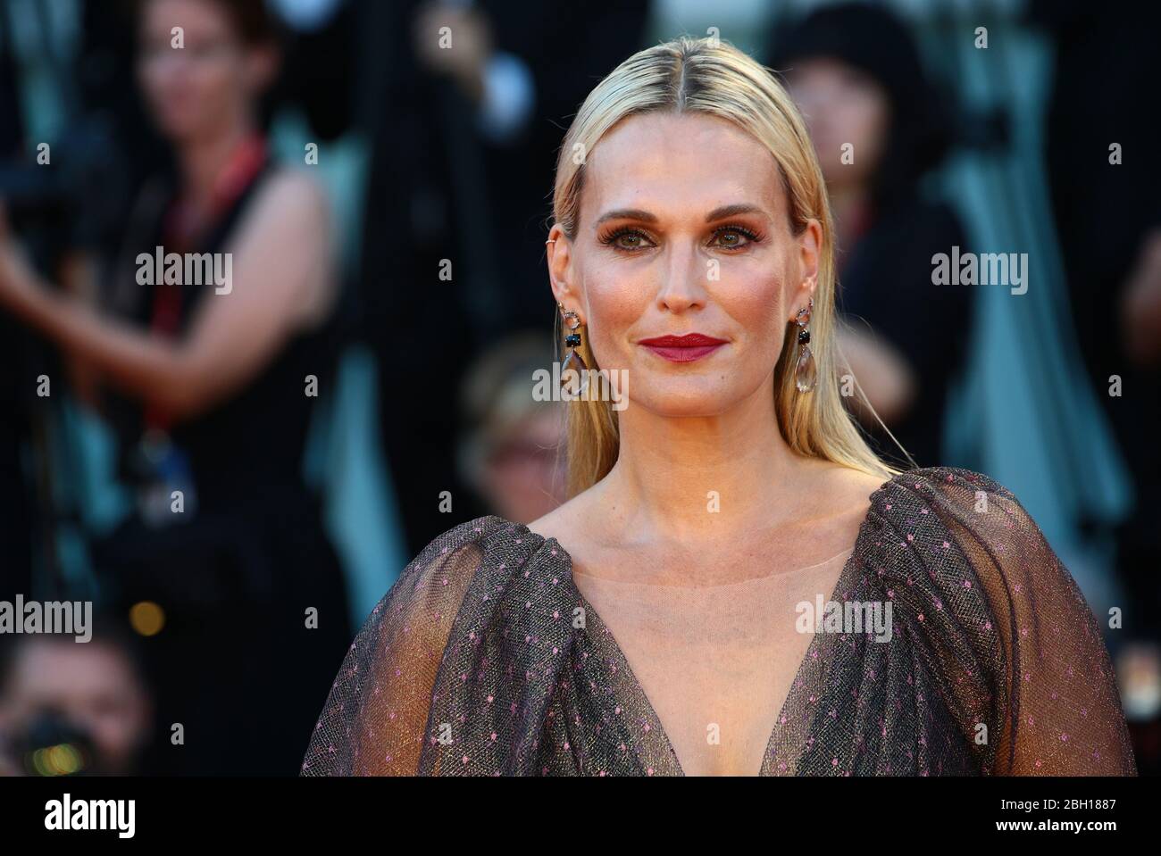 VENICE, ITALY - SEPTEMBER 01: Molly Sims walks the red carpet ahead of