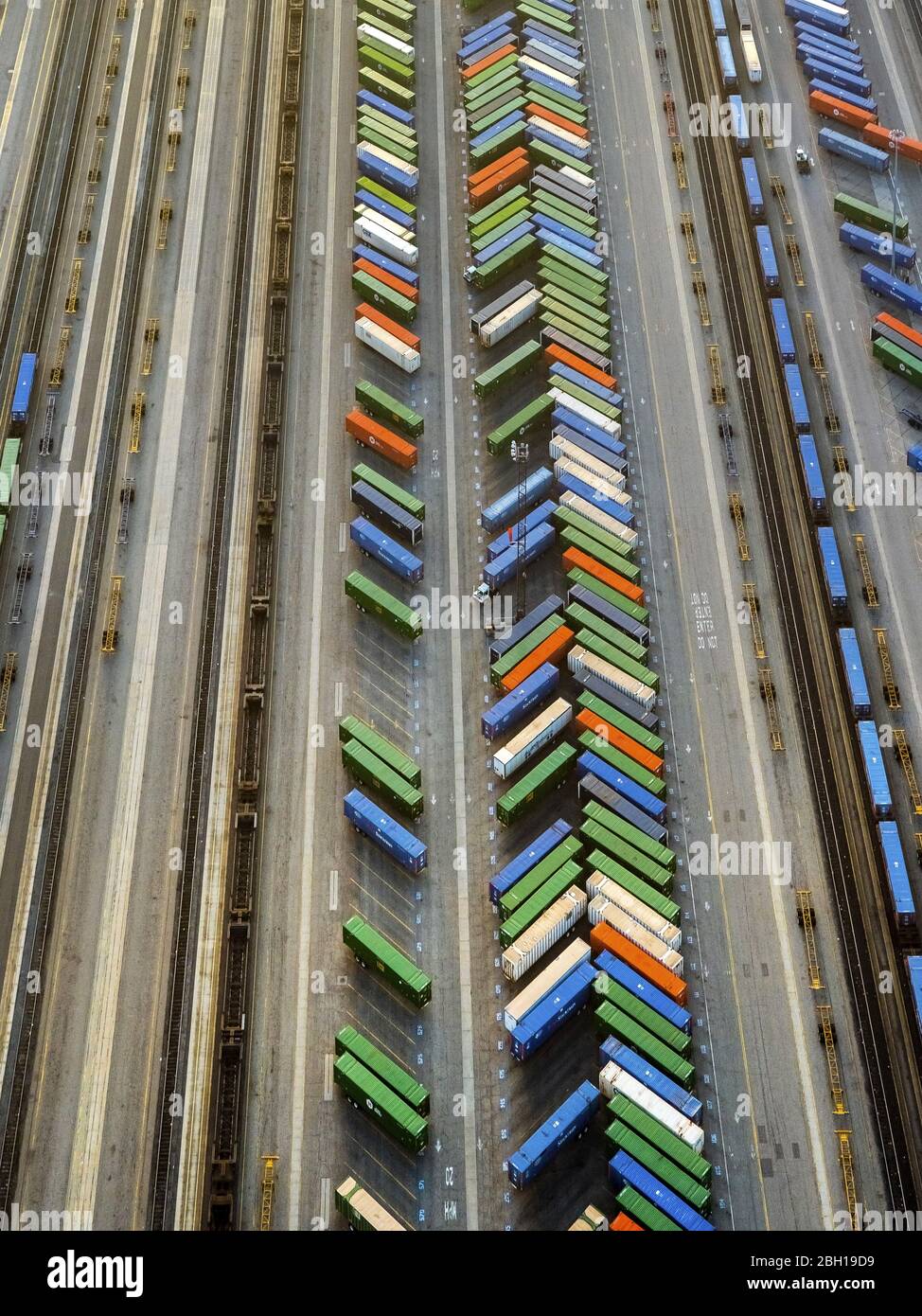 Colourful containers at the freight station in an industrial area along Bandini Blvd in Vernon, 20.03.2016, aerial view, USA, California, Vernon Stock Photo